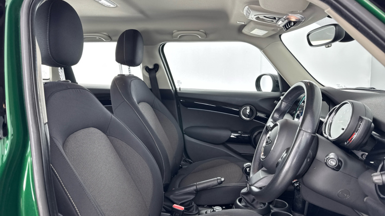 MINI Hatchback 1.5 Cooper Classic 5dr Petrol Hatchback